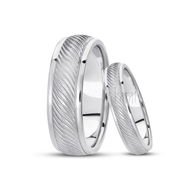 Wavy Grooved Carved Design Wedding Band Set