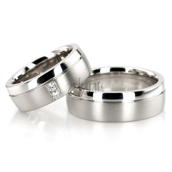 Classic Diamond Step Edge Wedding Ring Set